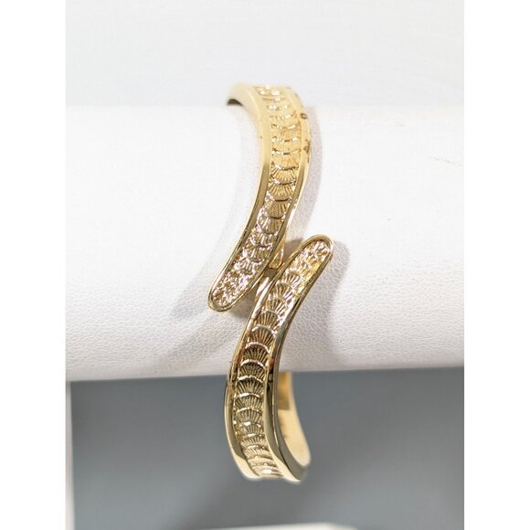 Vintage Monet Gold Tone Asymmetric Bypass Hinge Bangle Bracelet 6" - Picture 1 of 9